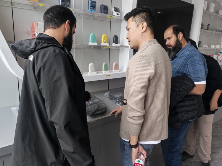友谊长存！沙特阿拉伯代理商到访硕方智造基地